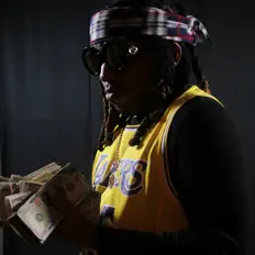 Ouça AyeYoQue, assista a videoclipes, leia a biografia, veja as datas das turnês e mais!