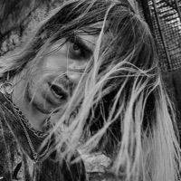 Bug Bitch - Single - gizmo