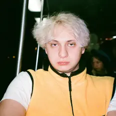 Jadeite dinle, müzik videolarını izle, biyografisini oku, tur tarihlerini ve daha fazlasını gör!