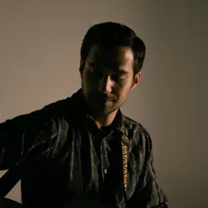 Hör dir Erol Oz an, schau dir Musikvideos an, lies die Biografie, finde Tourdaten und mehr!