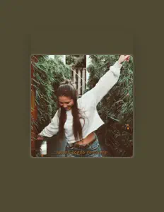 Escucha a Esther Campillo, mira videos musicales, lee su biografía, consulta las fechas de las gira y más.