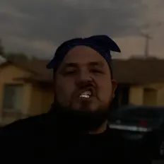 Dengarkan Mikey Blu, tonton video musik, baca bio, lihat tanggal tur & lainnya!