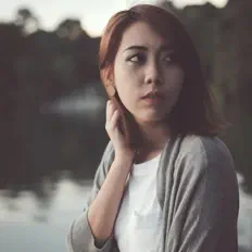 Poslechněte si interpreta San Yae, sledujte hudební videa, přečtěte si životopis, podívejte se na data turné a další informace.