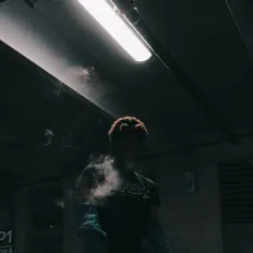 Écoutez Bloody Kam, regardez des vidéoclips, lisez la biographie, consultez les dates de tournée et plus encore !