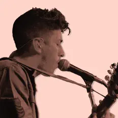 Poslechněte si interpreta Franco Niro, sledujte hudební videa, přečtěte si životopis, podívejte se na data turné a další informace.