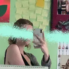 Charlotte Jonesを聴いたり、ミュージックビデオを鑑賞したり、経歴やツアー日程などを確認したりしましょう！