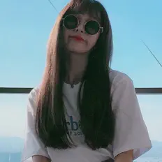 Listen to 王逗逗, watch music videos, read bio, see tour dates & more!