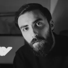 Çağlar Navy B.を聴いたり、ミュージックビデオを鑑賞したり、経歴やツアー日程などを確認したりしましょう！