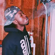 Luister naar Llegacy, bekijk muziekvideo's, lees de bio, bekijk de tourdata, en meer!