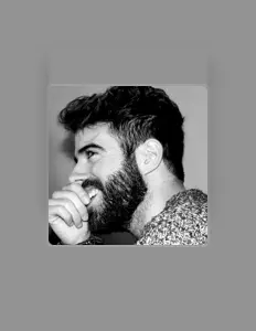 Escucha a Davide Scavolini, mira videos musicales, lee su biografía, consulta las fechas de las gira y más.
