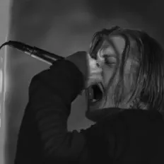 Hör dir Sufferer an, schau dir Musikvideos an, lies die Biografie, finde Tourdaten und mehr!