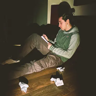 Listen to caveau - Single by Crims