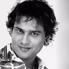 Poslechněte si interpreta Zubeen, sledujte hudební videa, přečtěte si životopis, podívejte se na data turné a další informace.