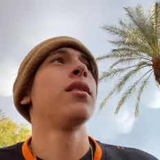 Dengarkan Sauce-E, tonton video musik, baca bio, lihat tanggal tur & lainnya!