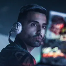 Escucha a Kapo, mira videos musicales, lee su biografía, consulta las fechas de las gira y más.