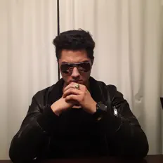 Kozz을(를) 듣고, 뮤직 비디오를 보고, 약력을 읽고, 투어 일정 등을 확인하세요!