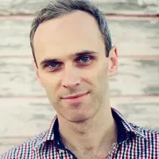 聆聽 Wardner、觀看音樂影片、閱讀小傳、查看巡演日期等！