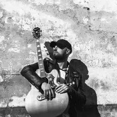 Poslechněte si interpreta Adrian Lopez, sledujte hudební videa, přečtěte si životopis, podívejte se na data turné a další informace.