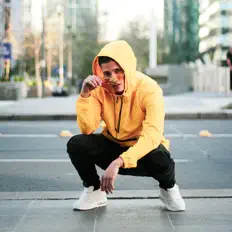 Dengarkan Louis B, tonton video musik, baca bio, lihat tanggal tur & lainnya!