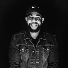 Stár Harrisを聴いたり、ミュージックビデオを鑑賞したり、経歴やツアー日程などを確認したりしましょう！