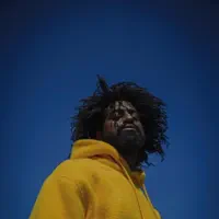 Hör dir undefined an, schau dir Musikvideos an, lies die Biografie, finde Tourdaten und mehr!