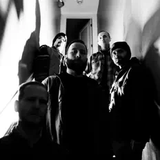 Wear Your Woundsを聴いたり、ミュージックビデオを鑑賞したり、経歴やツアー日程などを確認したりしましょう！