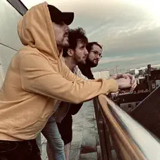 The Edge of November सुनें, म्यूज़िक वीडियो देखें, बायो पढ़ें, दौरे की तारीखें और बहुत कुछ देखें!