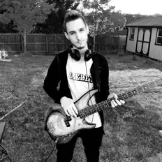 Hör dir one time ally an, schau dir Musikvideos an, lies die Biografie, finde Tourdaten und mehr!