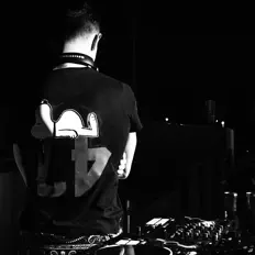 Ascolta Ado Goxhi, guarda video musicali, leggi la biografia, vedi le date del tour & altro!