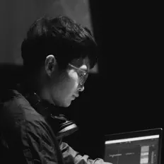 聆聽 Chris M. Yong、觀看音樂影片、閱讀小傳、查看巡演日期等！