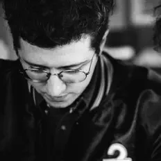 Ouve Motes, vê vídeos de música, lê a biografia, vê as datas da digressão e muito mais!