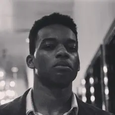 收听 Enobong Bassey、观看音乐视频、阅读小传、查看巡演日期等 ！