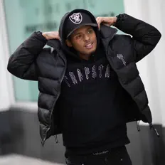 Ascolta 718 Spank, guarda video musicali, leggi la biografia, vedi le date del tour & altro!