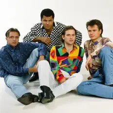 收听 ART cafe、观看音乐视频、阅读小传、查看巡演日期等 ！