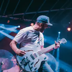 Shea Abshier & The Nighthowlersを聴いたり、ミュージックビデオを鑑賞したり、経歴やツアー日程などを確認したりしましょう！