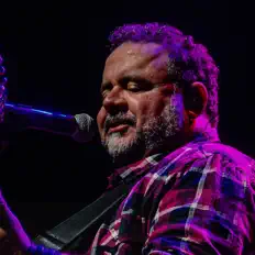 Listen to Leo Jaime, watch music videos, read bio, see tour dates & more!