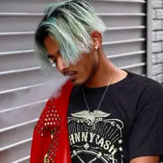 Ouve Tony Haq, vê vídeos de música, lê a biografia, vê as datas da digressão e muito mais!