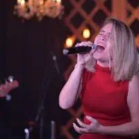 DOCE VOZ — Monike Carla