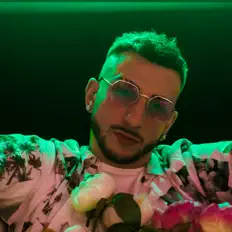 Posłuchaj wykonawcy Malo, obejrzyj teledyski, przeczytaj biografię, zobacz daty tras koncertowych i nie tylko!