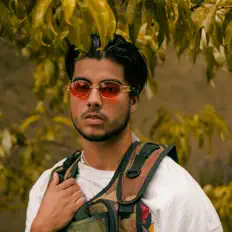 收听 561renzo、观看音乐视频、阅读小传、查看巡演日期等 ！