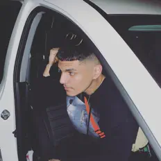 Posłuchaj wykonawcy Revo, obejrzyj teledyski, przeczytaj biografię, zobacz daty tras koncertowych i nie tylko!