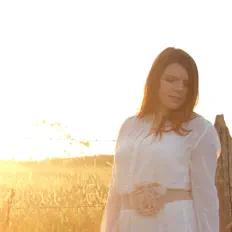 Ascolta Suzanne Hirle, guarda video musicali, leggi la biografia, vedi le date del tour & altro!