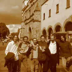 Hör dir Estofado Locrio an, schau dir Musikvideos an, lies die Biografie, finde Tourdaten und mehr!