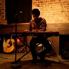 Escucha a Hibiki Ueda, mira videos musicales, lee su biografía, consulta las fechas de las gira y más.