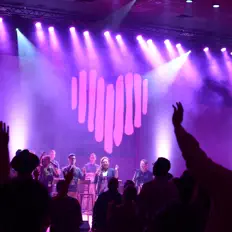 Heart of Worship Ministriesを聴いたり、ミュージックビデオを鑑賞したり、経歴やツアー日程などを確認したりしましょう！