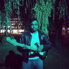 Ascolta Apulu, guarda video musicali, leggi la biografia, vedi le date del tour & altro!
