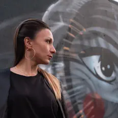 Escucha a Карениna, mira vídeos musicales, lee la biografía, consulta fechas de giras y mucho más.