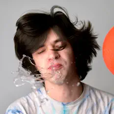 Ouve Donny Debonair, vê vídeos de música, lê a biografia, vê as datas da digressão e muito mais!