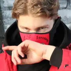 Escucha a Robin Gone Wrong, mira vídeos musicales, lee la biografía, consulta fechas de giras y mucho más.