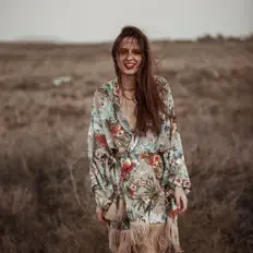 Ieva Zasimauskaite सुनें, म्यूज़िक वीडियो देखें, बायो पढ़ें, दौरे की तारीखें और बहुत कुछ देखें!